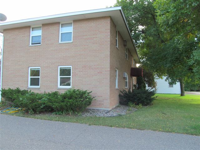 665 Ash St unit 3, Prescott, WI 54021 - photo 2