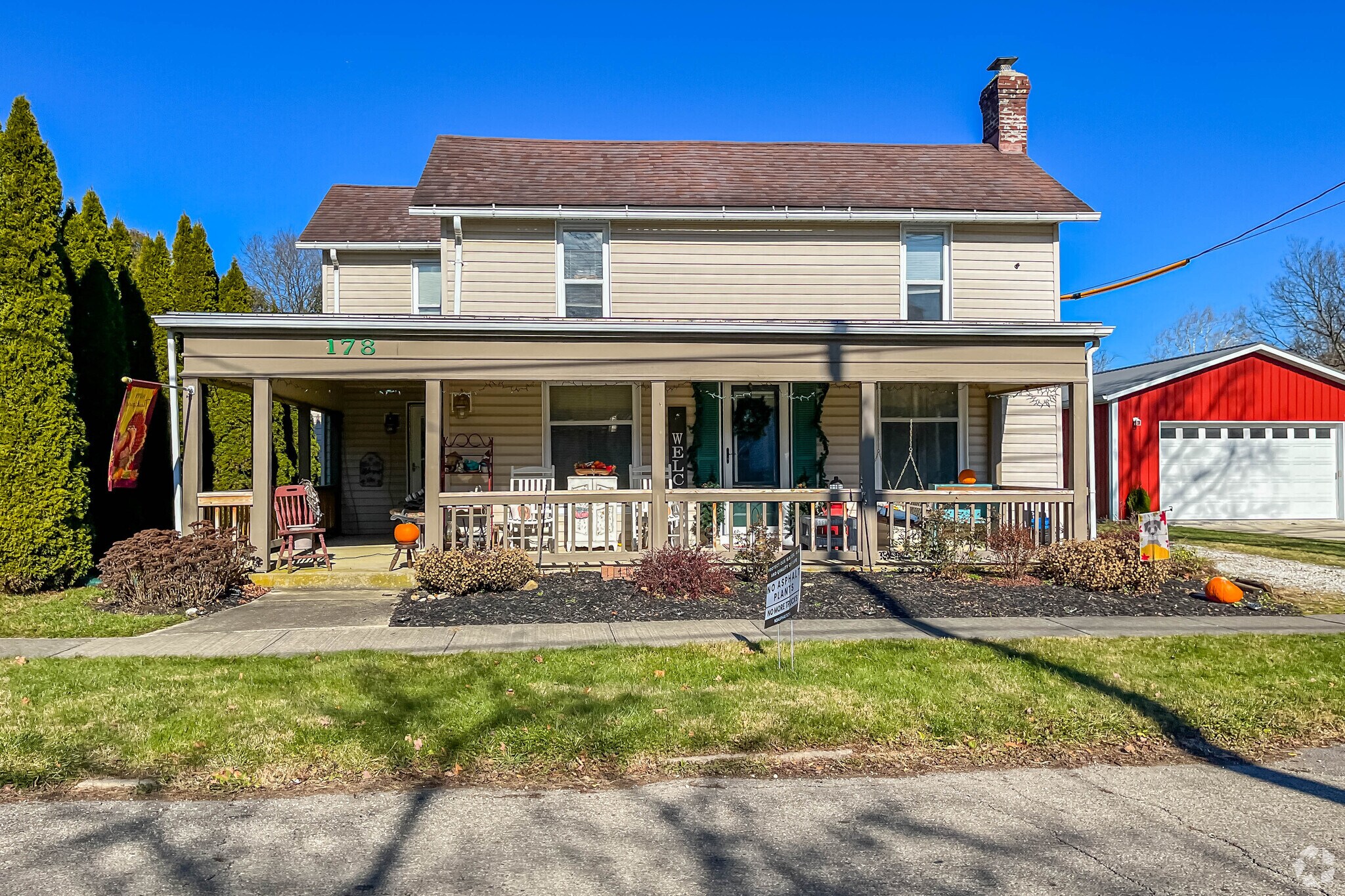 Single family homes are abundant in St. Albans.