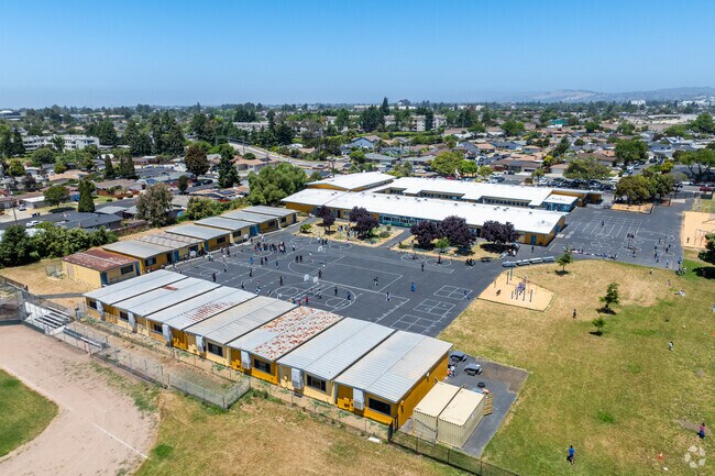 Southgate Elementary School scores a B from Niche.