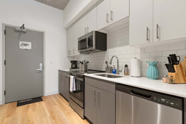 853 W Blackhawk St unit ID1243856P, Chicago, IL 60642 - photo 6