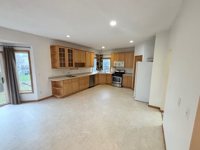 15014 Valley View Place, Savage, MN 55378 - photo 4