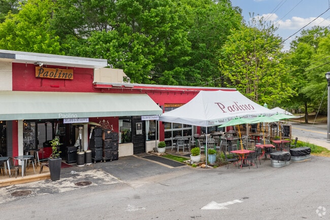 Outdoor dining thrives at Paolino Italian Restaurant, a beloved eatery tucked into the cozy streets of Oakhurst.