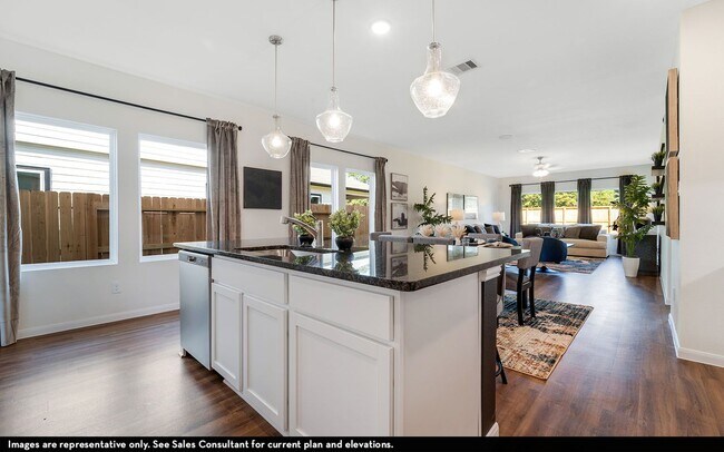 11114 Hollinger Cir, Converse, TX 78109 - photo 4