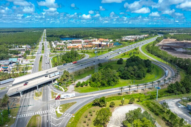 Ormond Lakes is conveniently located near I-95 and US1 for easy access to neighboring cities.