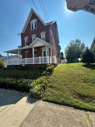 326 Walnut St, Spring City, PA 19475