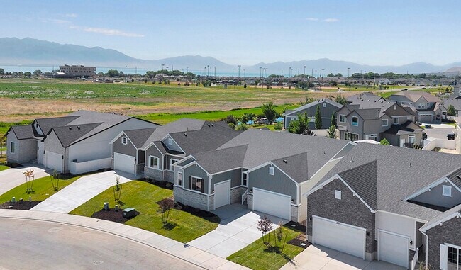 273 E Polaris Dr, Saratoga Springs, UT 84045 - photo 5