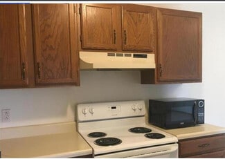 208 Huckleberry Heights Dr Unit 208, Hannibal, MO 63401