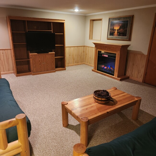 1007 Roselawn Ave W, Saint Paul, MN 55113 - photo 5