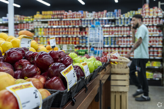 Great Giant Market is a bustling Saturday stop for residents of Lansing-Eaton.