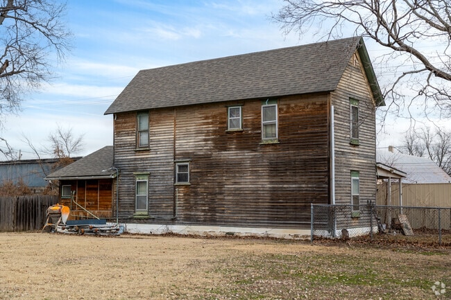 Many of the homes in downtown Winfield were built in the 1800s.