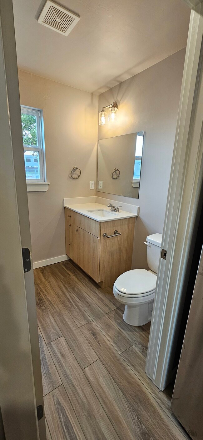 2361 N Thompkins Ave unit 503, Bethany, OK 73008 - photo 7