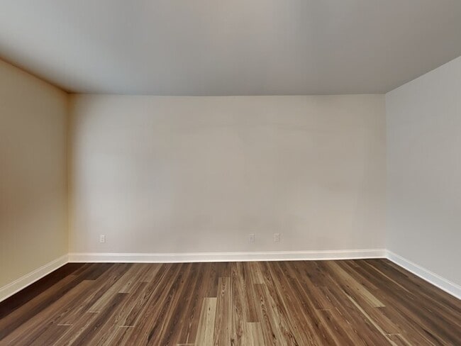 121 Wayne Ln, Canton, GA 30114 - photo 2