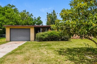 1120 Skye Dr W, Jacksonville, FL 32221