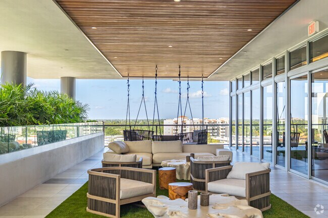 Covered Terrace & Lounge