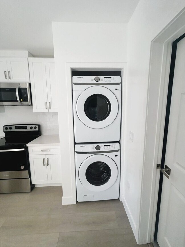 10313 Eldora Ave unit 10319 1/2 Eldora Rea, Sunland, CA 91040 - photo 4