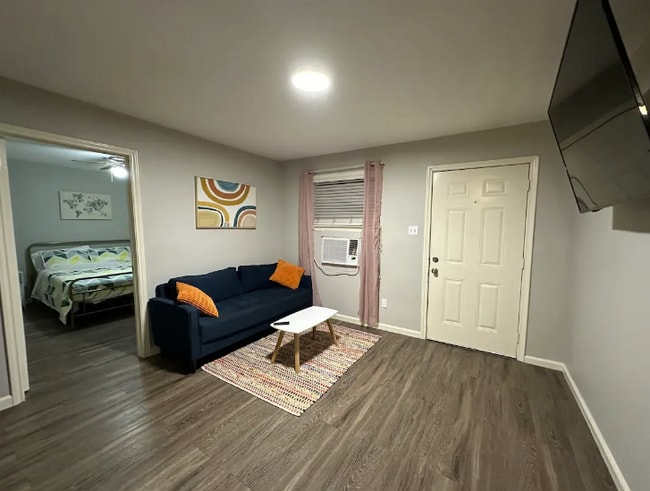 1412 E35th St unit B, Houston, TX 77022 - photo 7