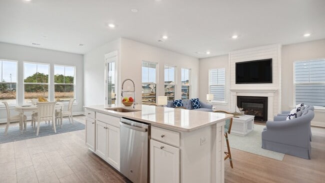 273 Denham St, Summerville, SC 29486 - photo 4