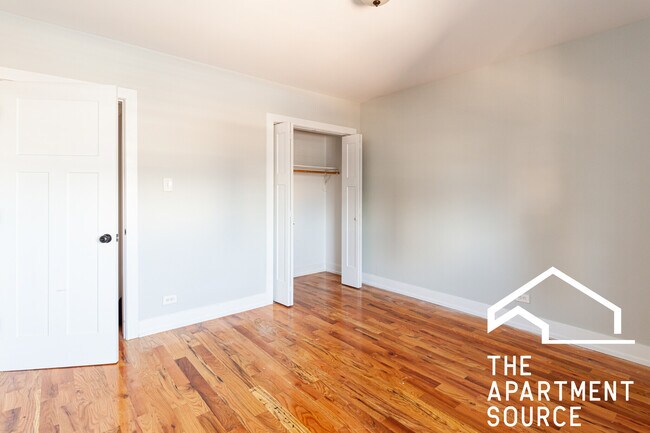 560 W Arlington Place unit 211, Chicago, IL 60614 - photo 4
