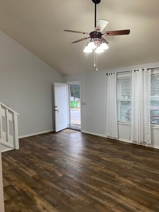 617 S Broadway St, Grove, OK 74344
