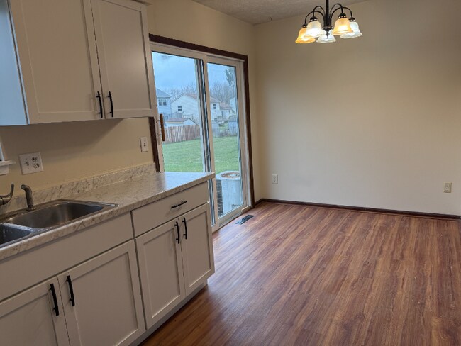 5418 Laporte Dr, Lansing, MI 48911 - photo 6