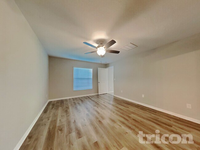 10401 Carloway Hills Dr, Wimauma, FL 33598 - photo 7