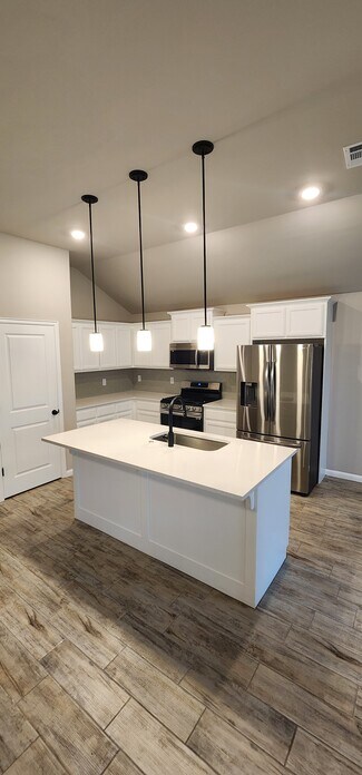 10472 Turtle Back Dr, Midwest City, OK 73130