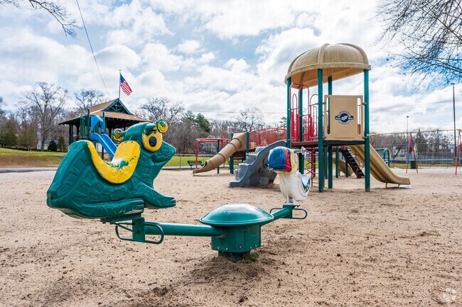The tree-lined Dutcher and Porspect streets lead to Hopedale Park.