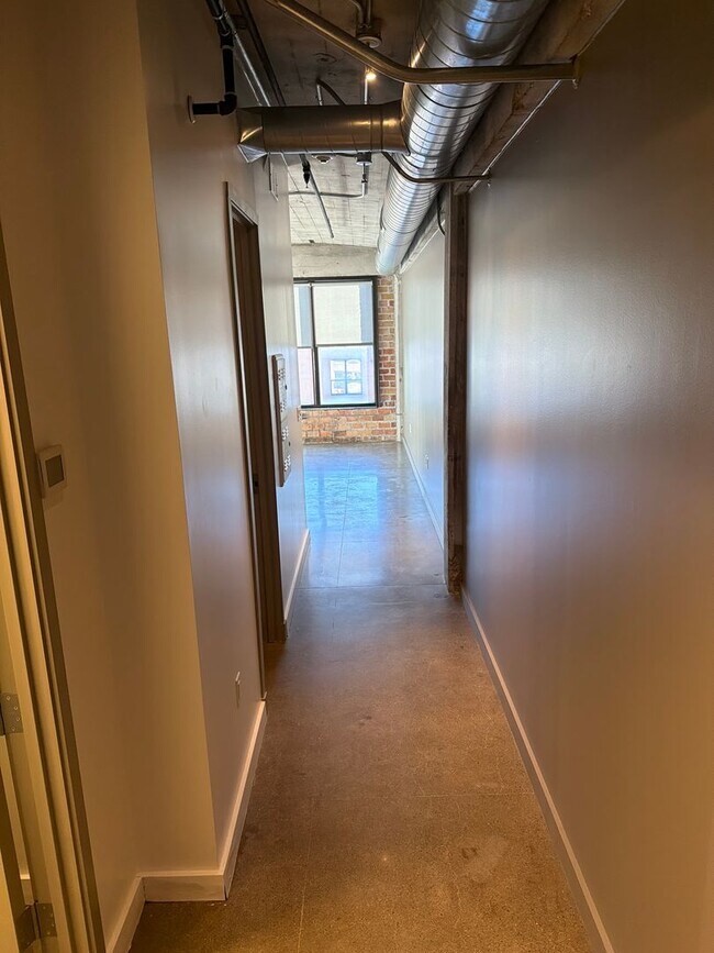 Clemens Building, Des Moines, IA 50309 - photo 5