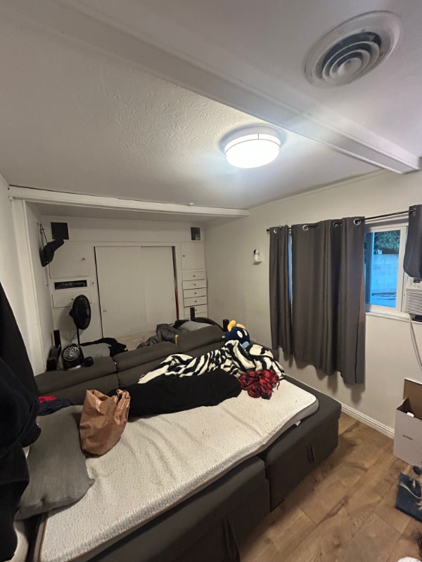 11933 206th St, Lakewood, CA 90715