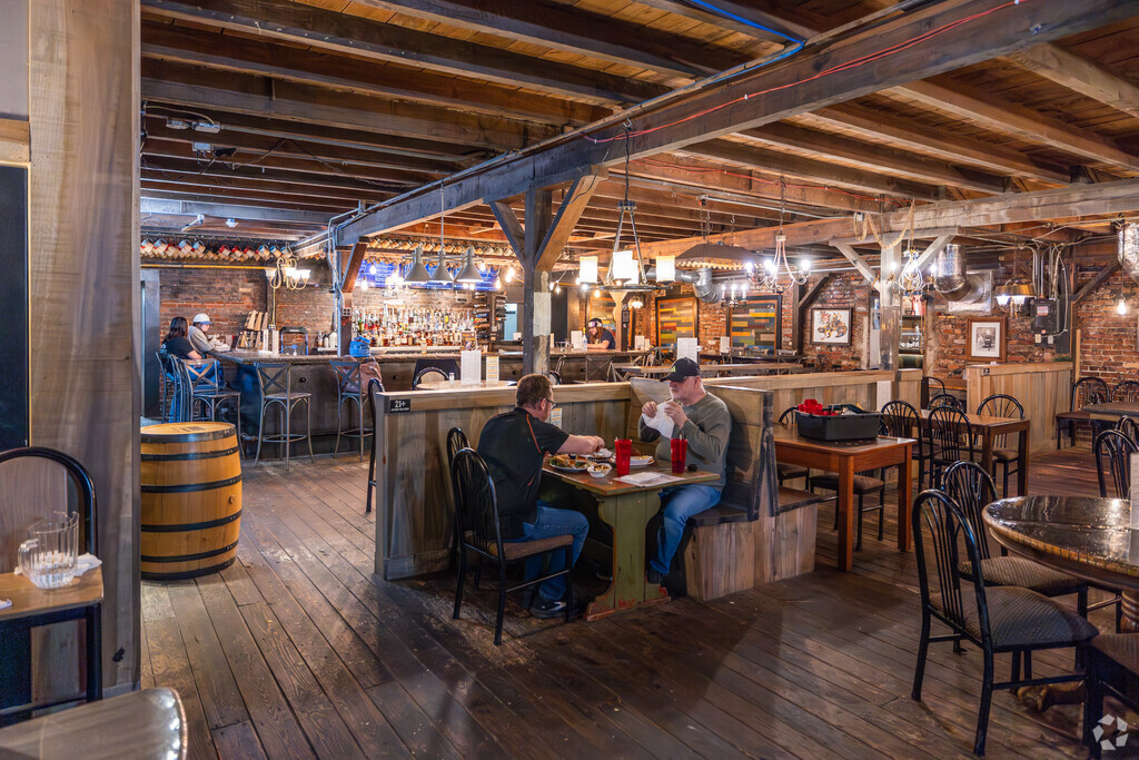 The Elm Street Brewing Company in Eastside offers craft beers and a great lunch and dinner menu.