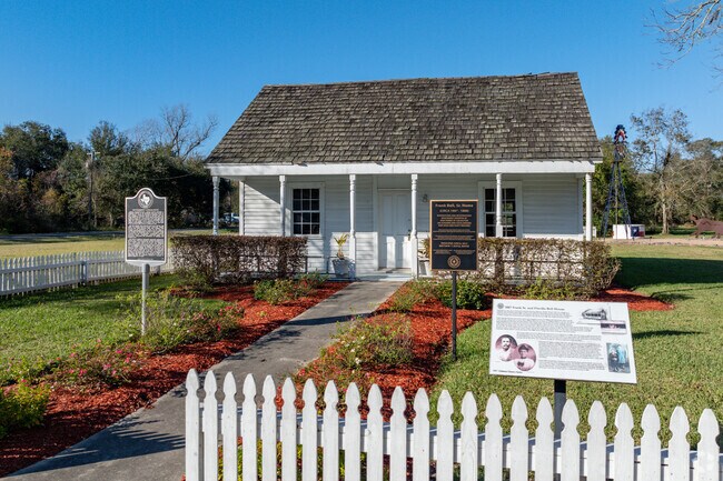 Texas City has a history that can be seen at the 1867 Settlement Historic District.