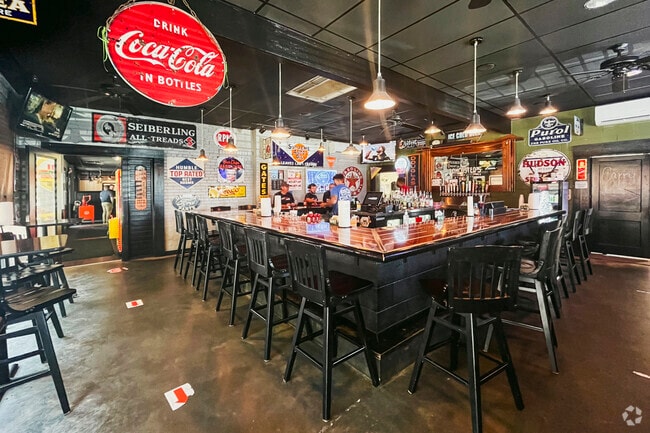 The service and staff at Lancaster's BBQ are sure to please diners in Mountain Island.