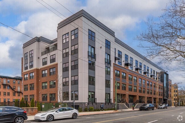 Explore newly built condo options in Wooster Square.