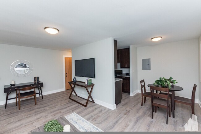 530 W Surf St unit 410, Chicago, IL 60657 - photo 4