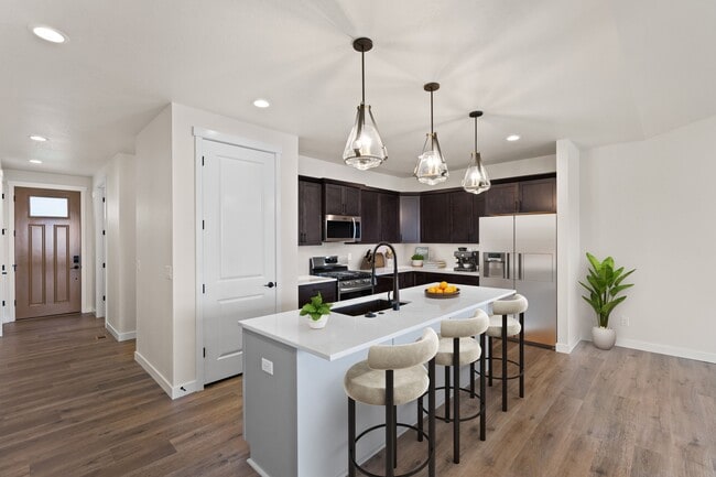 1226 N High Desert Dr unit 38834873, Deer Park, WA 99006 - photo 2