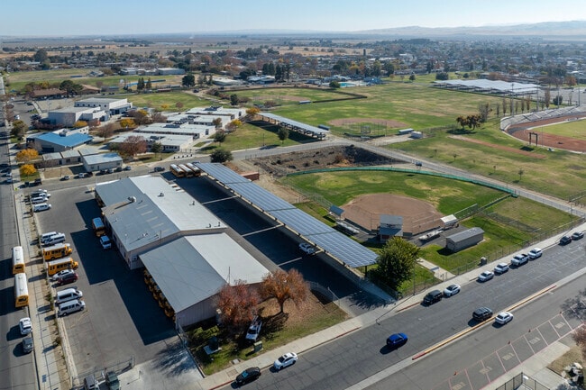 Welcome to Coalinga Middle School in Coalinga.