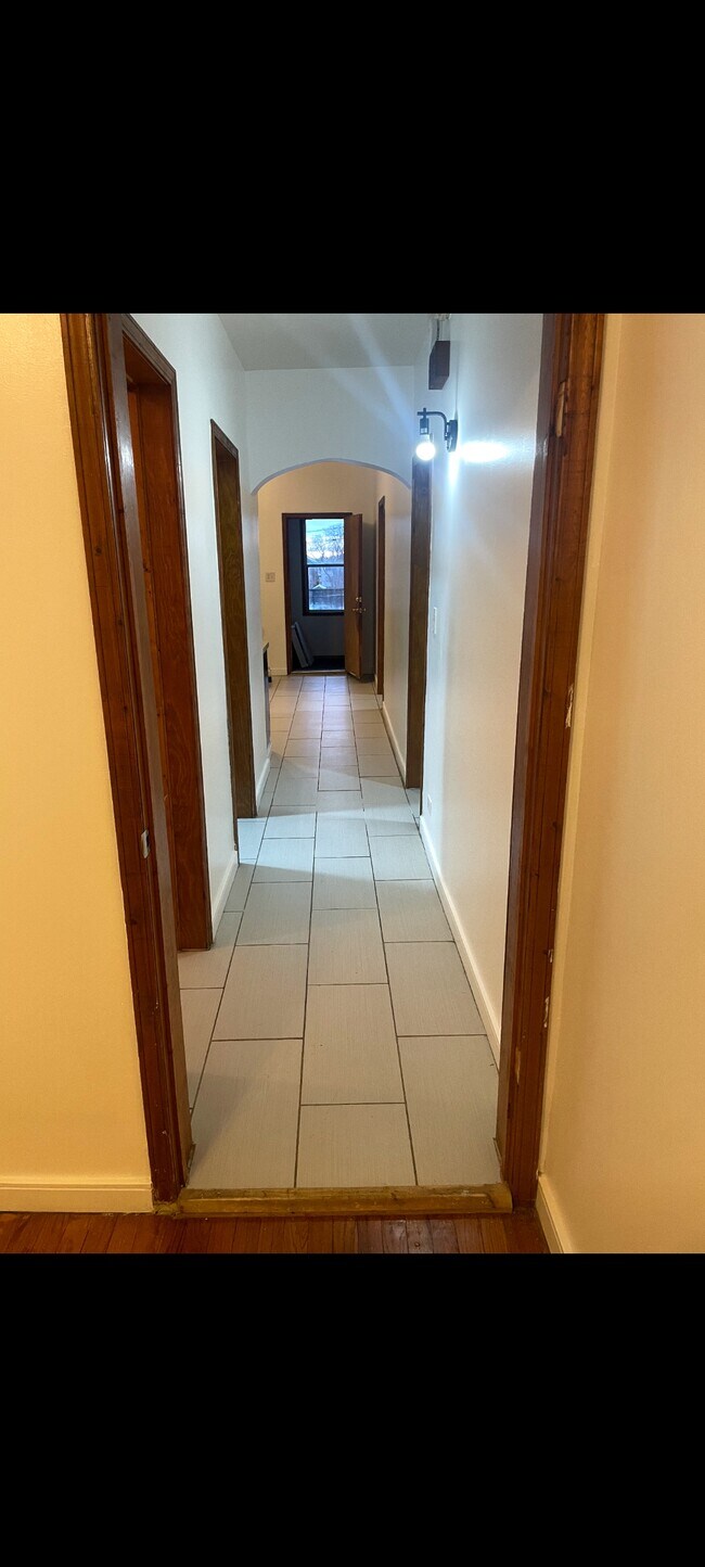 8346 S Mackinaw Ave unit 2, Chicago, IL 60617 - photo 3