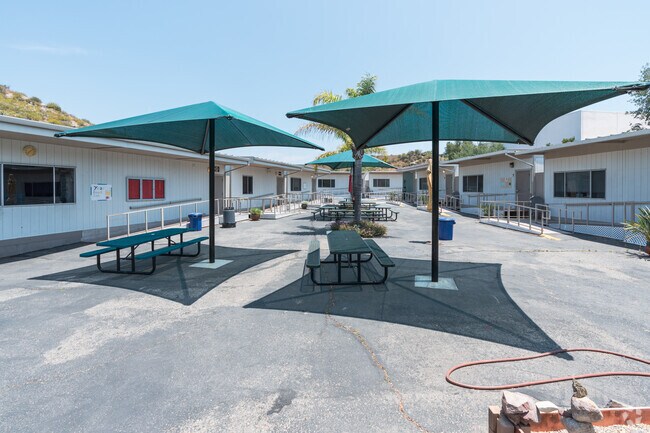 The courtyard at Sequoia Charter School in Santa Clarita, CA has outdoor seating.