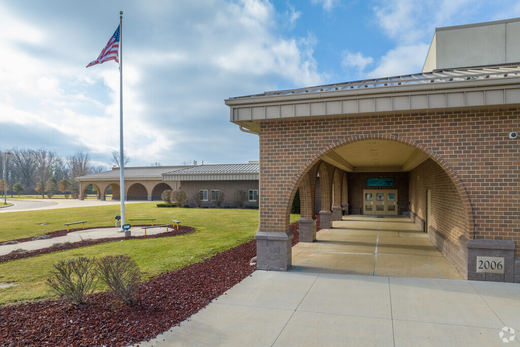 Sequoyah Elementary School main entrance.
