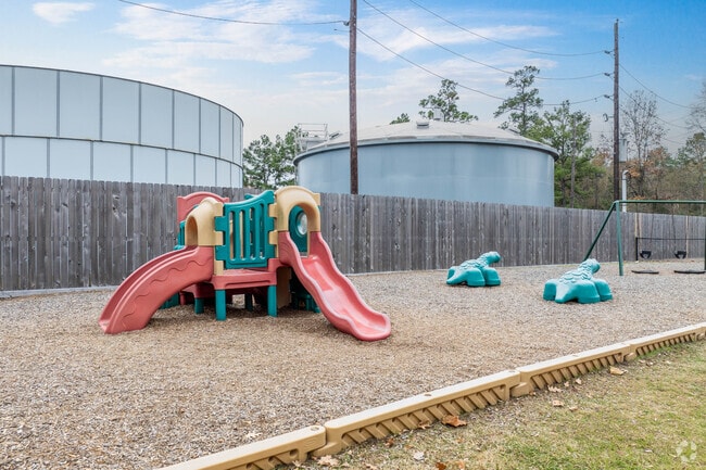 Students of Primrose School of Atascocita enjoy the expansive playground on campus.