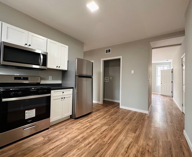 19 Thompson St unit B, Vernon Rockville, CT 06066 - photo 4