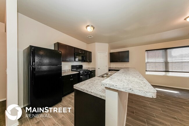 10005 Blue Wing Trail, Yukon, OK 73099 - photo 5