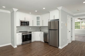 30 Bay Point Ct, West Babylon, NY 11704