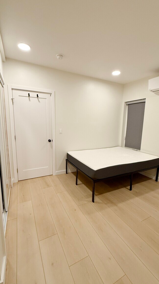 6125 Fremont St, Oakland, CA 94608