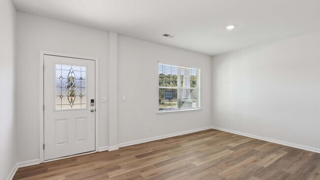 3919 Caroline Ct NW, Conover, NC 28613 - photo 2