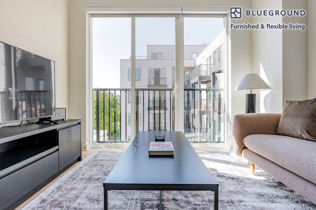 60 I St SW unit FL5-ID1193, Washington, DC 20024 - photo 4