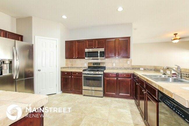 15832 W Calavar Rd, Surprise, AZ 85379 - photo 6