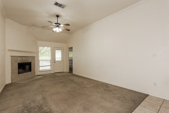 4050 Cottage Park Ct, Arlington, TX 76013 - photo 4