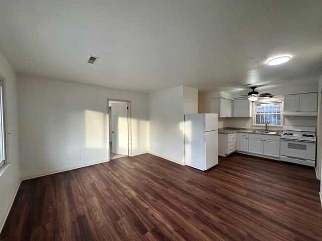 223-223 S Rosemary Ave unit 221 - VACANT, Lansing, MI 48917 - photo 3