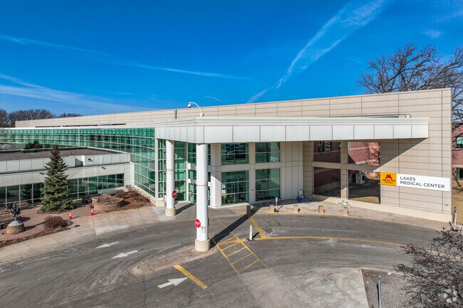 M Health Fairview Lakes in Wyoming provides a range of medical services.
